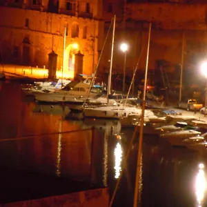 Number 20 , Vittoriosa Malta