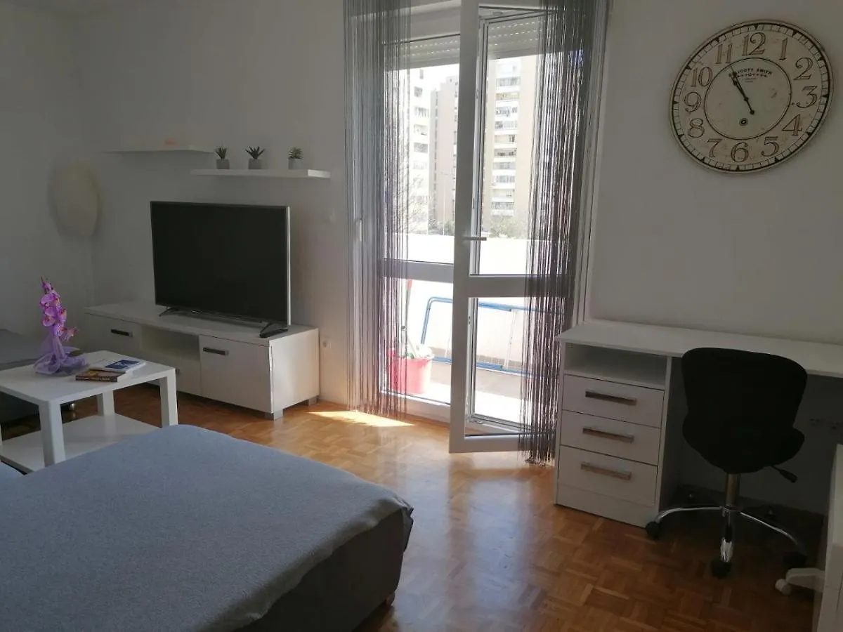 Apartman Petra Pula 0*,  Croatia